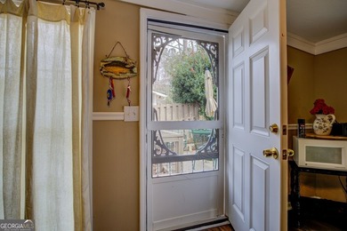 LOCATION, LOCATION, LOCATION... Big price reduction on this cozy - photo 4