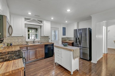 Life in Parkwood Estates is all about location and lifestyle - photo 13