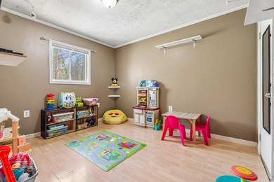 This inviting 3-bed, 2-bath home offers 1,580 sq. ft. of - photo 14