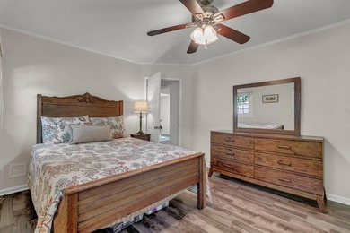 Life in Parkwood Estates is all about location and lifestyle - photo 17