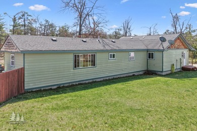 This inviting 3-bed, 2-bath home offers 1,580 sq. ft. of - photo 31