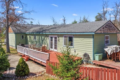 This inviting 3-bed, 2-bath home offers 1,580 sq. ft. of - photo 32