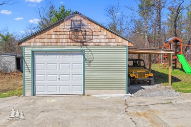 This inviting 3-bed, 2-bath home offers 1,580 sq. ft. of - photo 35