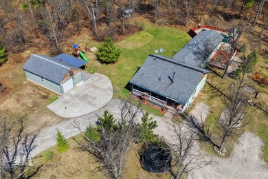 This inviting 3-bed, 2-bath home offers 1,580 sq. ft. of - photo 39