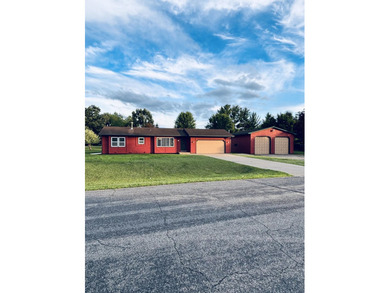 Freshly updated and full of charm, this spacious 4-bedroom - photo 1