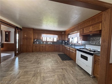 This beautiful, custom home is definitely one of a kind. Walk - photo 3