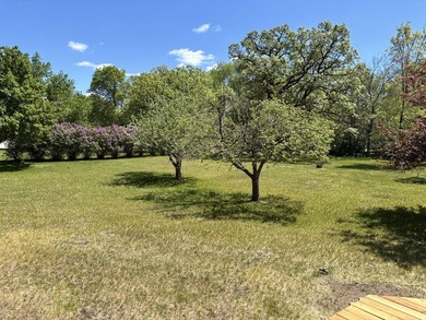 Freshly updated and full of charm, this spacious 4-bedroom - photo 5