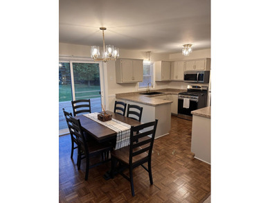 Freshly updated and full of charm, this spacious 4-bedroom - photo 7