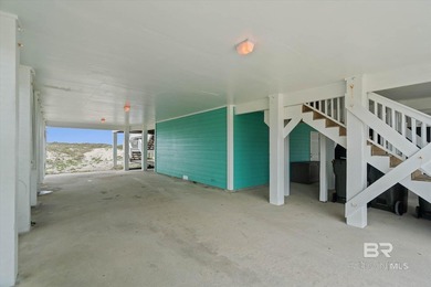 Calling all investors and dream home seekers! This exceptional - photo 8