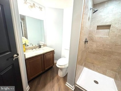 Beautiful 2-Bedroom, 2-Bath Condo in a Peaceful Lake Community - photo 15