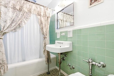 Position your practice in the heart of Forest Hills with this - photo 17