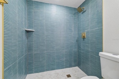 This absolutely stunning, fully renovated 4-bedrooms, 3-baths - photo 33