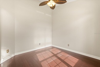 Bright and light meticulously maintained 4 bedrooms, 3 full - photo 13