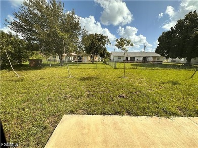 NO FLOOD INSURANCE REQUIRED & NO HOA This is 6-bedrooms 4-bath - photo 17