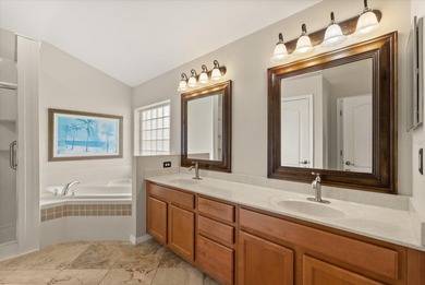 Bright and light meticulously maintained 4 bedrooms, 3 full - photo 25