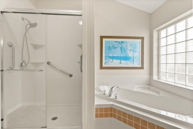 Bright and light meticulously maintained 4 bedrooms, 3 full - photo 26