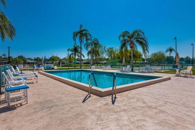End-unit condo in 55+ community offering added privacy, abundant - photo 31