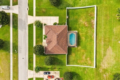 Bright and light meticulously maintained 4 bedrooms, 3 full - photo 38