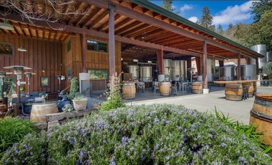 (private lake, pond, coastal) Home For Sale in Grants Pass Oregon