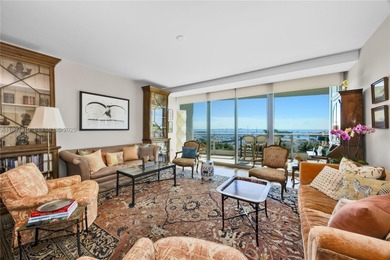 Elegant 9th-floor residence at the exclusive Grovenor House in