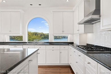 Perched above the shoreline with sweeping, unobstructed views - photo 20