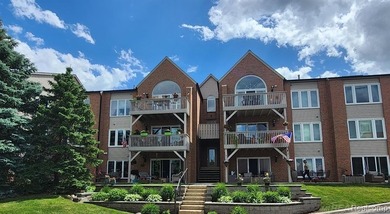 Scott Lake - Oakland County Condo For Sale in Waterford Michigan