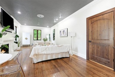 Virtually Staged. Welcome to 4555 W Swann Avenue - a - photo 9