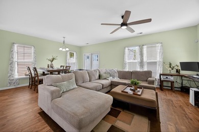Palmetto Pointe Townes, 3-bedroom 2.5 bath, single-family home - photo 11