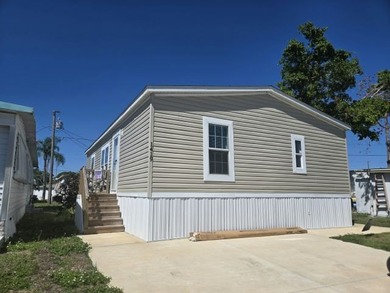 Make your new home in Silver Lake, a well-maintained - photo 11