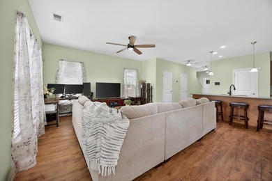Palmetto Pointe Townes, 3-bedroom 2.5 bath, single-family home - photo 12