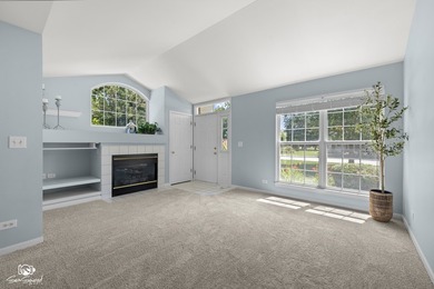 Welcome home to this bright and sunny first-floor ranch end-unit - photo 4