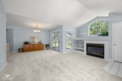 Welcome home to this bright and sunny first-floor ranch end-unit - photo 9