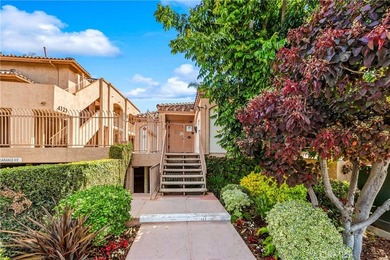 Welcome to this fully renovated 2-bedroom, 2-bath en-suite condo - photo 3