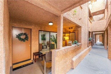 Welcome to this fully renovated 2-bedroom, 2-bath en-suite condo - photo 7