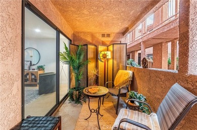 Welcome to this fully renovated 2-bedroom, 2-bath en-suite condo - photo 8