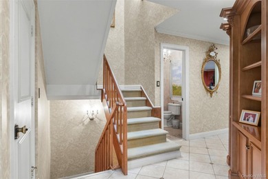 Bright and inviting townhouse offering a spacious layout that - photo 11