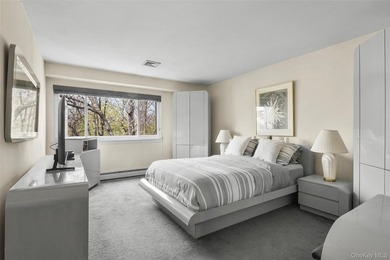Bright and inviting townhouse offering a spacious layout that - photo 12