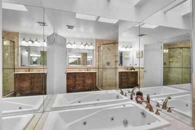 Bright and inviting townhouse offering a spacious layout that - photo 14