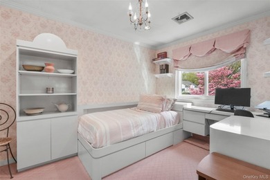 Bright and inviting townhouse offering a spacious layout that - photo 17