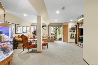 Bright and inviting townhouse offering a spacious layout that - photo 18