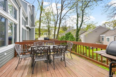 Bright and inviting townhouse offering a spacious layout that - photo 22