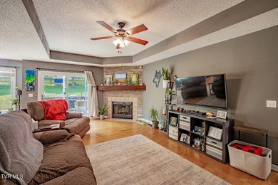 Welcome home to this beautifully maintained one level residence - photo 3