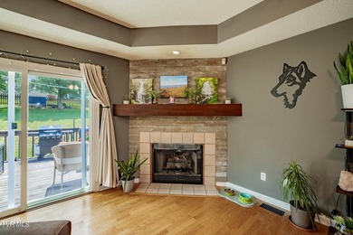 Welcome home to this beautifully maintained one level residence - photo 4