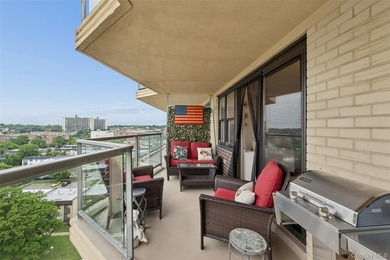 Wake up to shimmering water views and end your day with sunset - photo 25