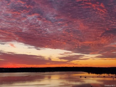 Wake up to shimmering water views and end your day with sunset - photo 29
