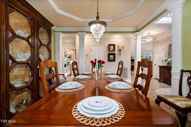Welcome to one of the most exceptional golf course residences in - photo 10