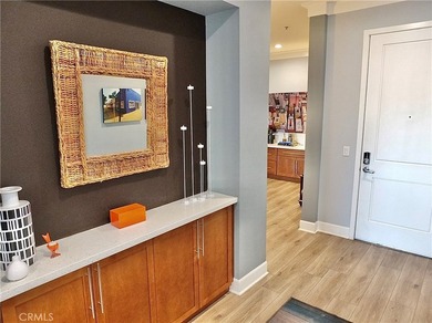 Stylish and upgraded 2-bedroom, 2-bath condo with a flexible den - photo 5