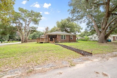 Great corner lot home in centrally located established - photo 7