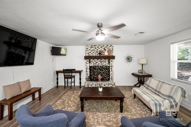 Beautifully remodeled home on 1.7 private acres with no HOA and - photo 4