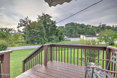 GORGEOUS WELL MAINTAINED double wide on permanent foundation - photo 5